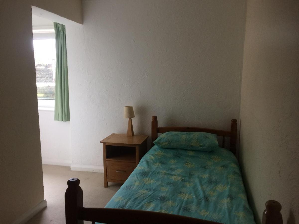 Beech Road Hotel Нюпорт Екстериор снимка